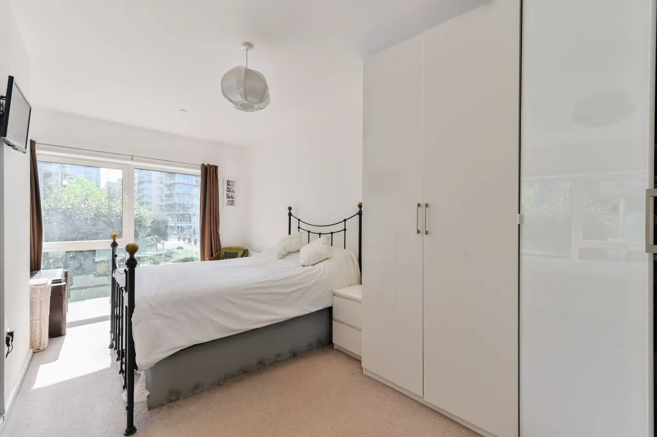 18 Flotilla House, Battersea Reach, Juniper Drive, London, photo 5