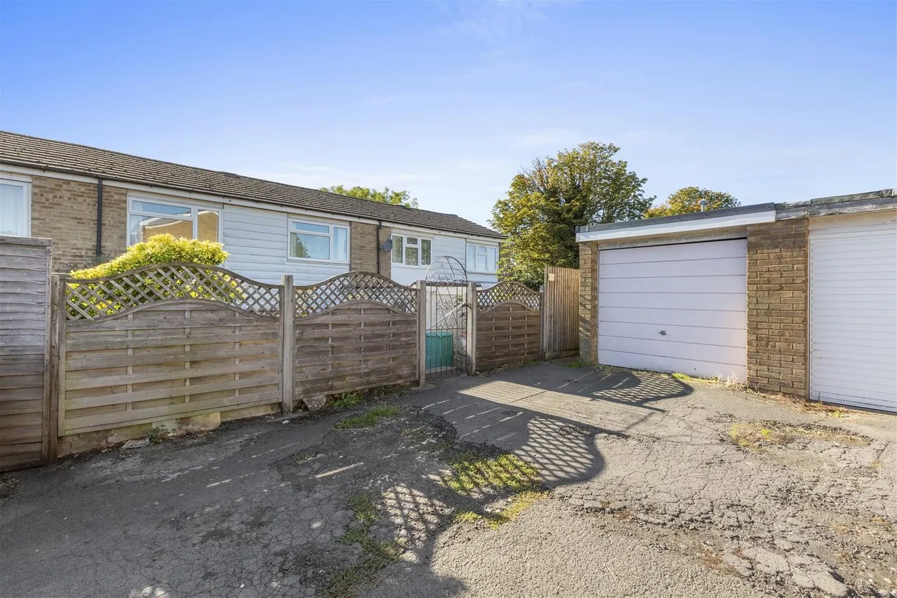 Hithercroft Road, High Wycombe, HP13, photo 5