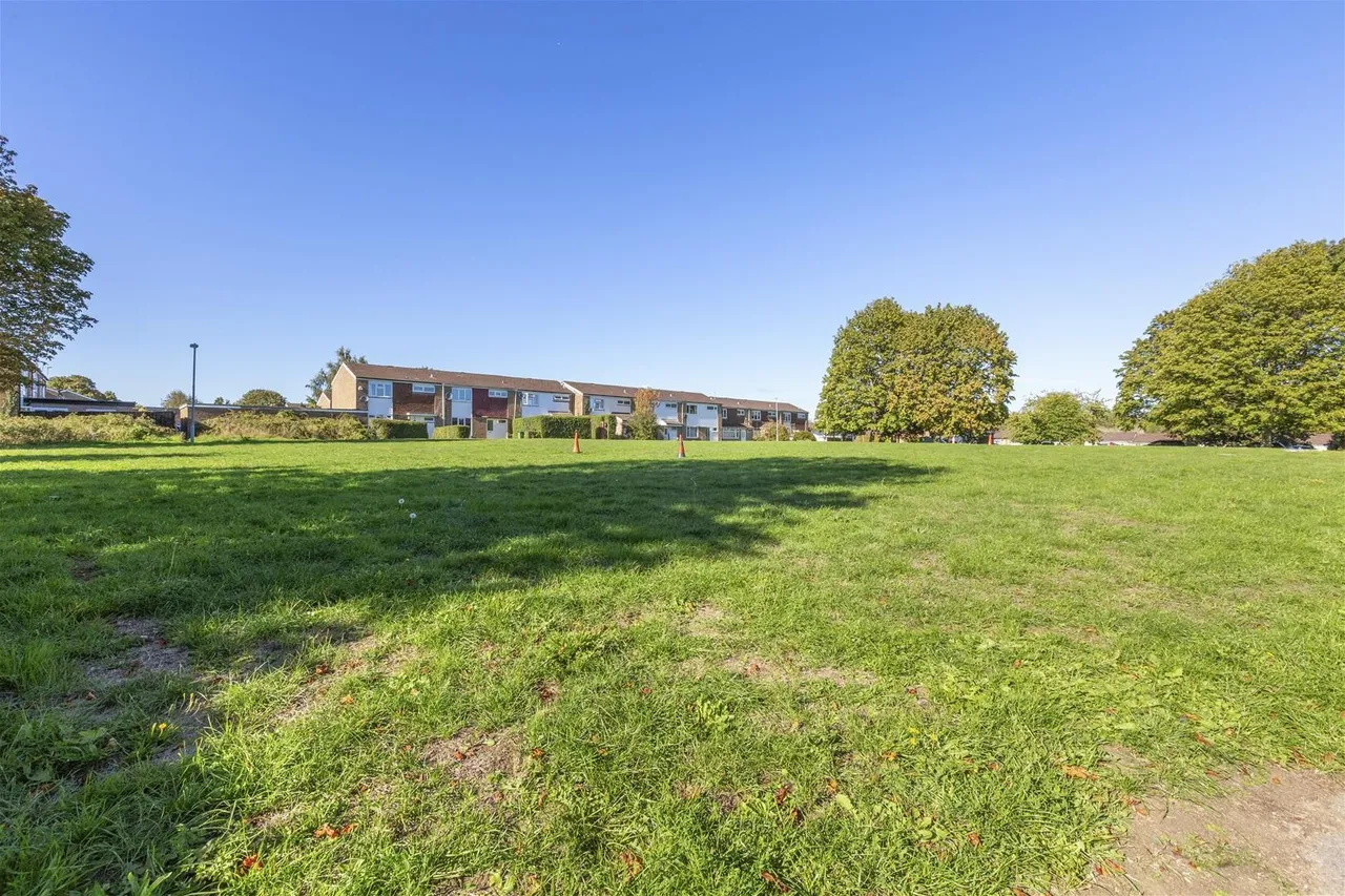 Hithercroft Road, High Wycombe, HP13, photo 14