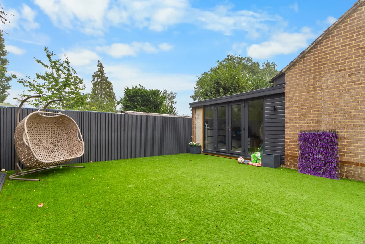 Springfield, East Grinstead, RH19, photo 9