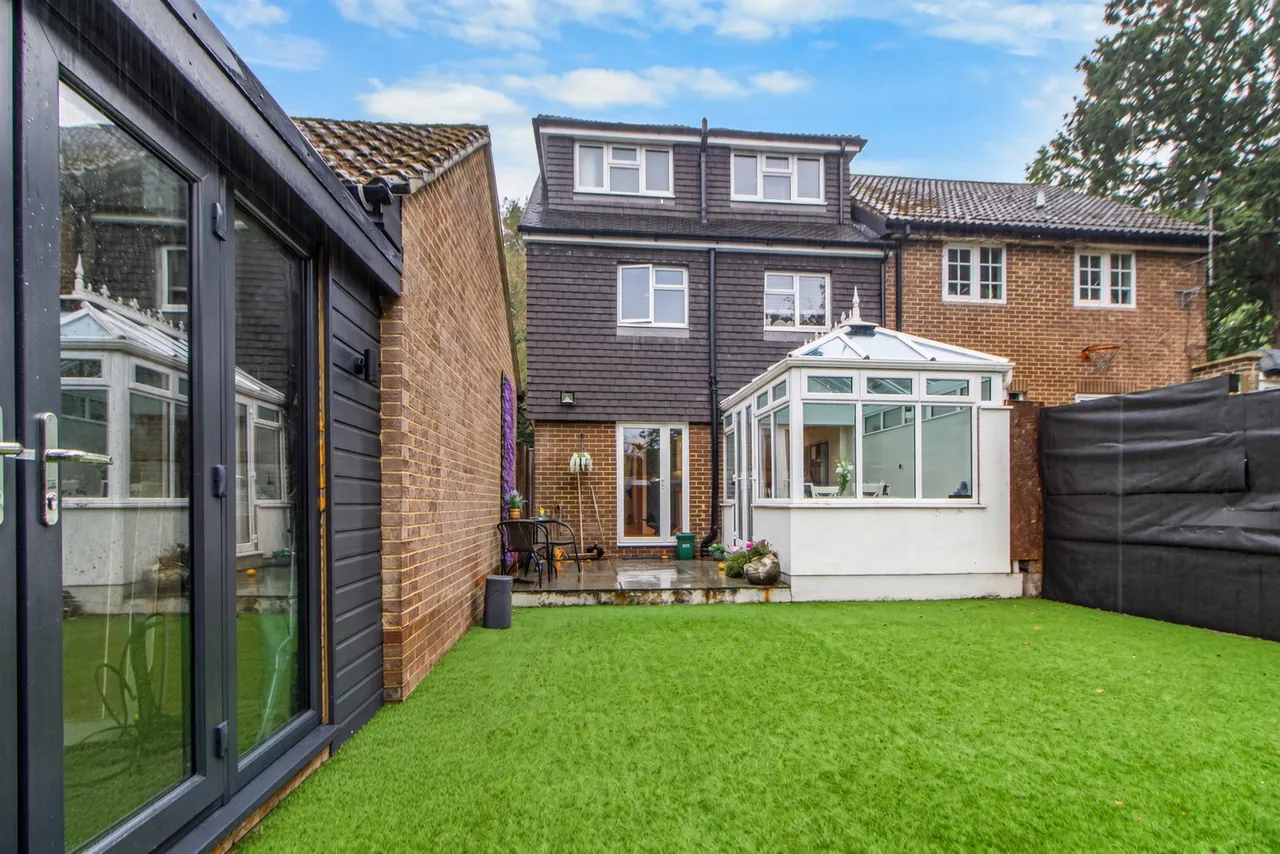 Springfield, East Grinstead, RH19, photo 3