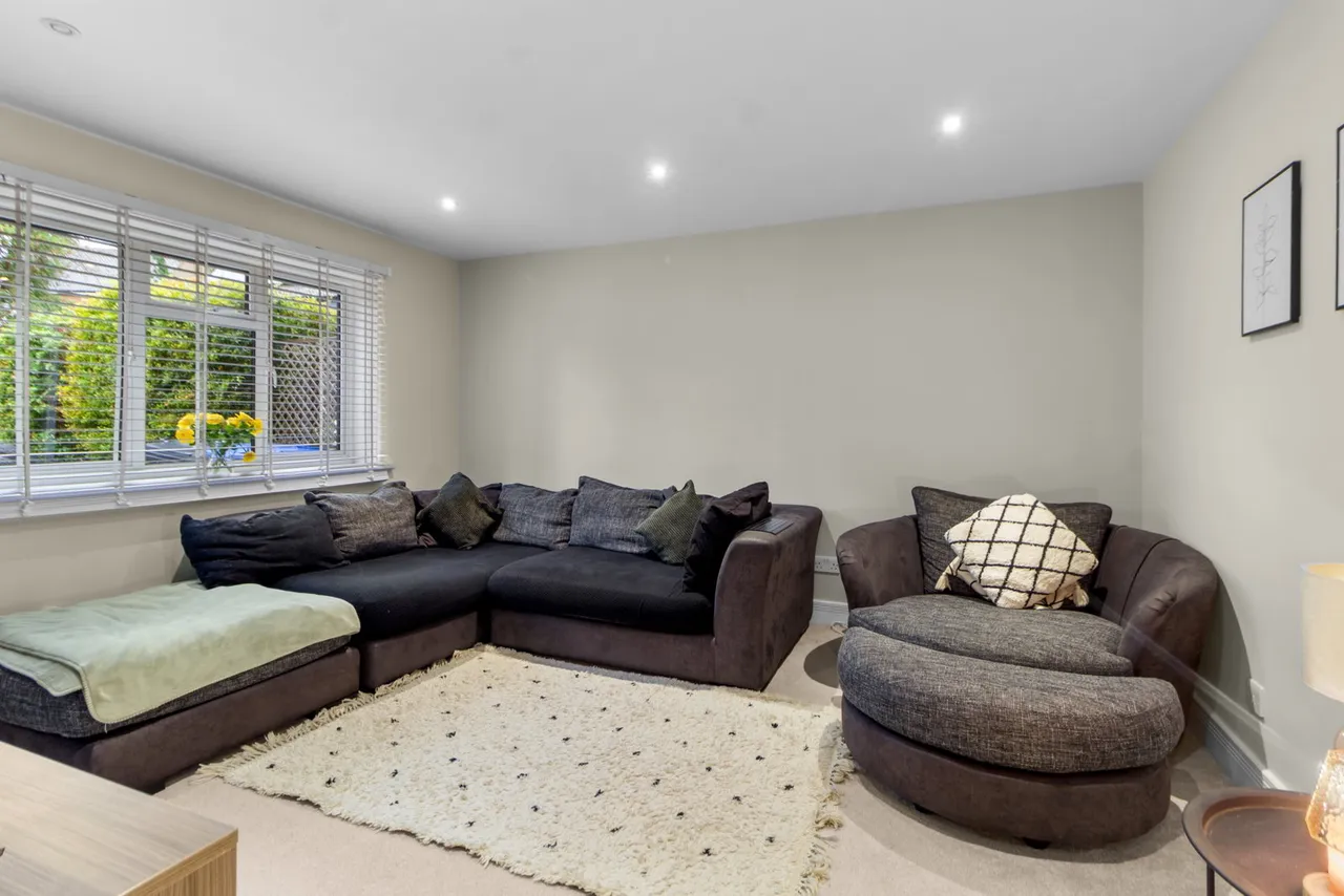 Springfield, East Grinstead, RH19, photo 11