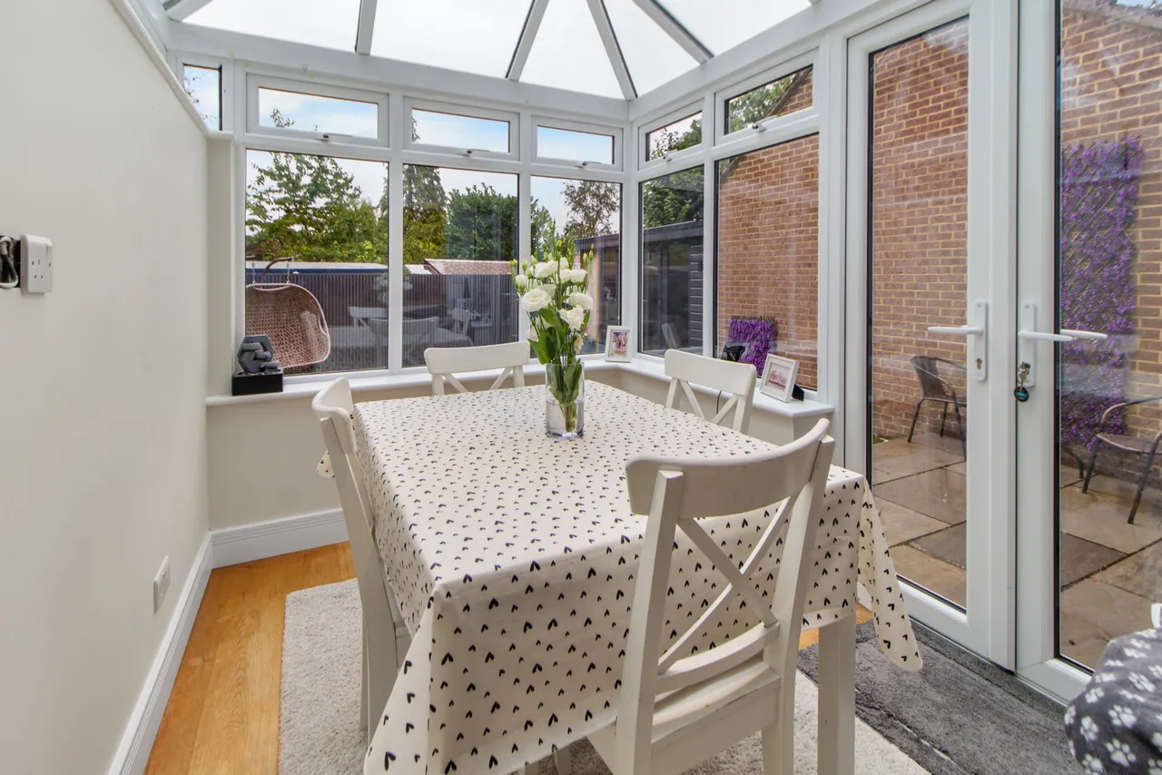 Springfield, East Grinstead, RH19, photo 6