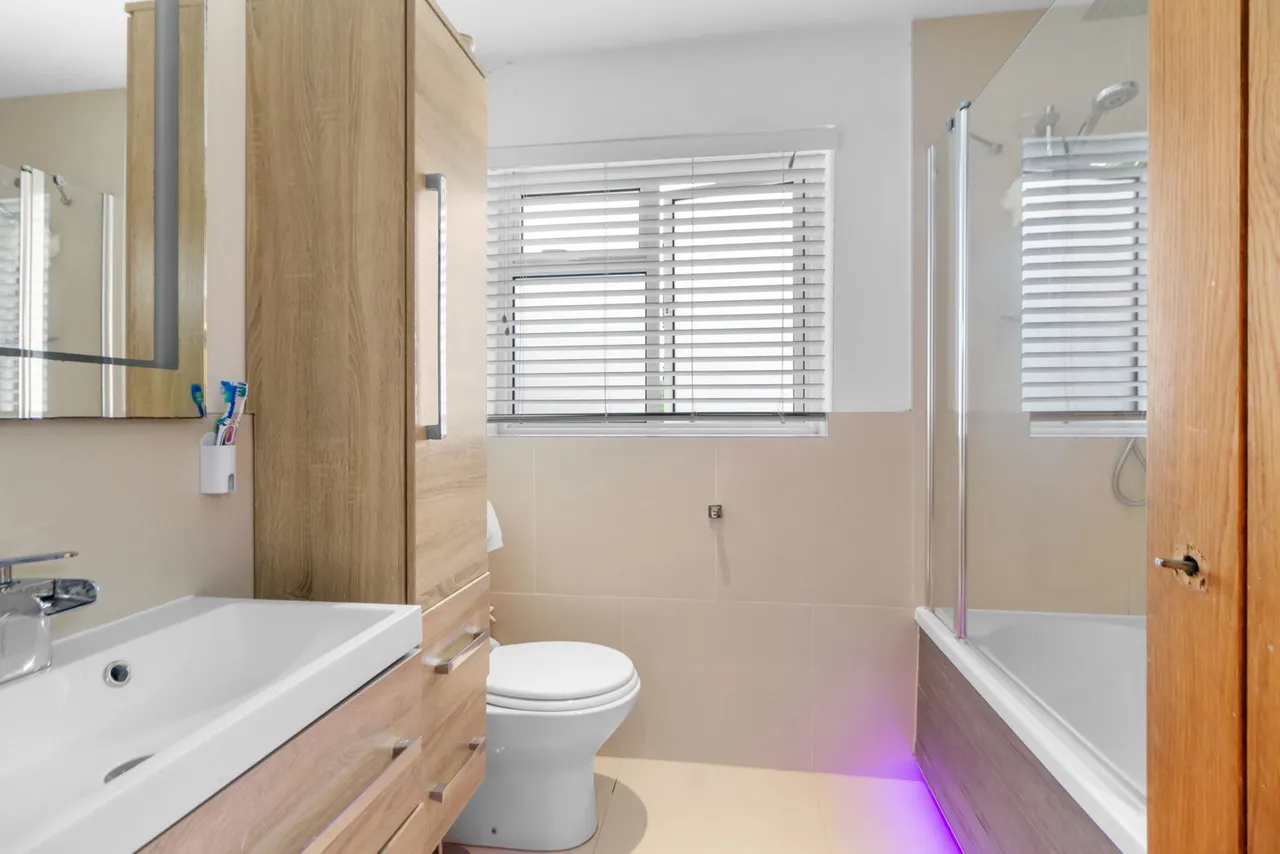 Springfield, East Grinstead, RH19, photo 14