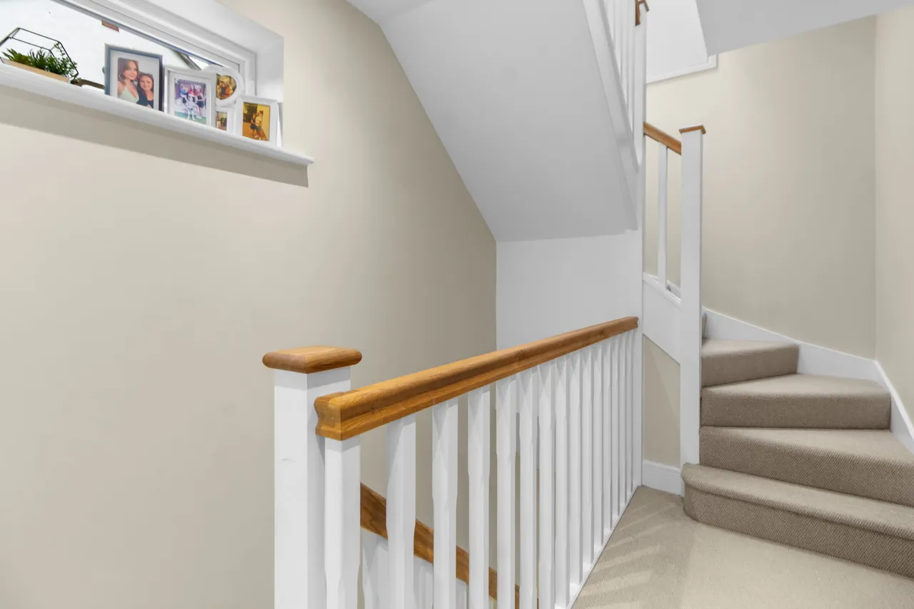 Springfield, East Grinstead, RH19, photo 18
