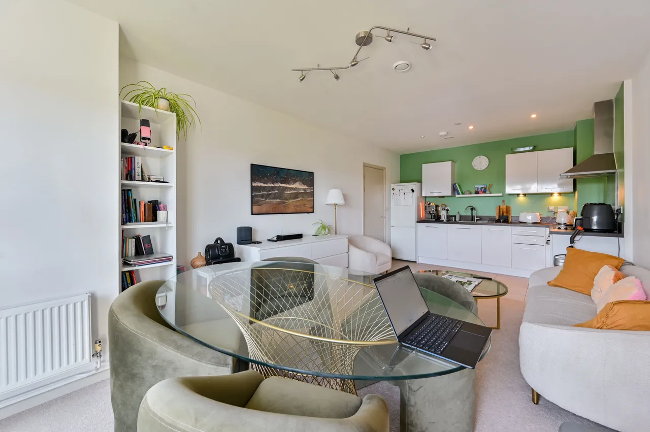 35 Flotilla House, Battersea Reach, Juniper Drive, London, photo 3