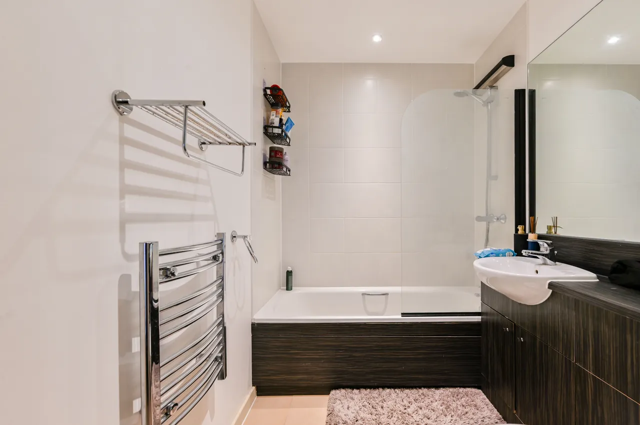 35 Flotilla House, Battersea Reach, Juniper Drive, London, photo 7