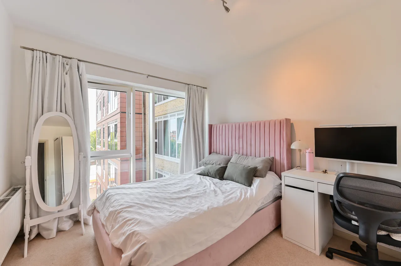 35 Flotilla House, Battersea Reach, Juniper Drive, London, photo 5