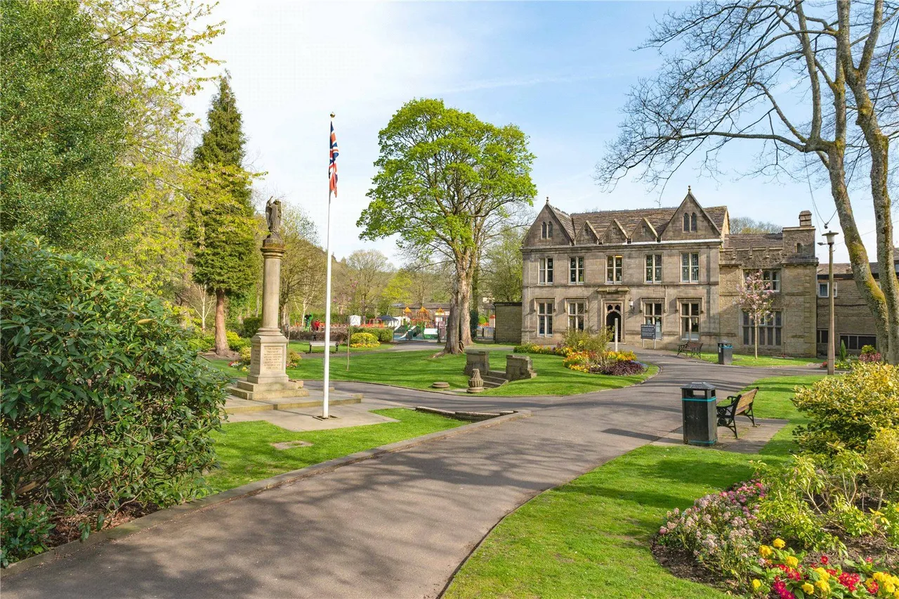 Sugar Lane, Dobcross, OL3, photo 13