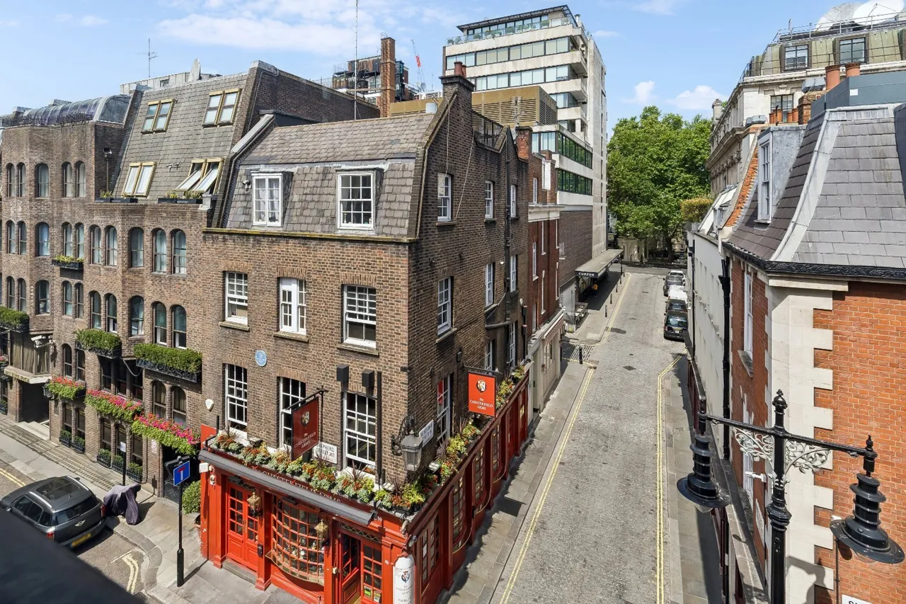 Hertford Street, London, W1J, photo 9