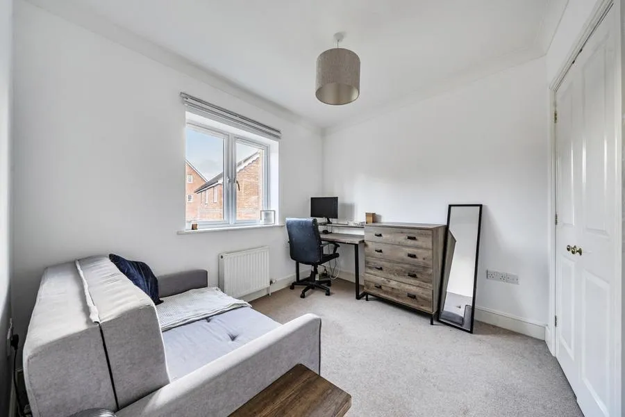 Haysoms Drive, Greenham, RG19, photo 16