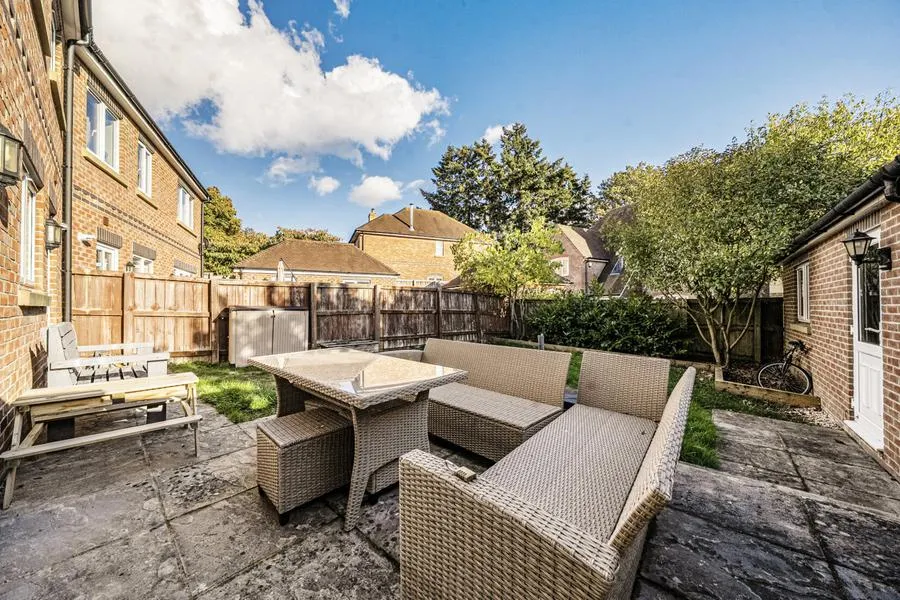 Haysoms Drive, Greenham, RG19, photo 21