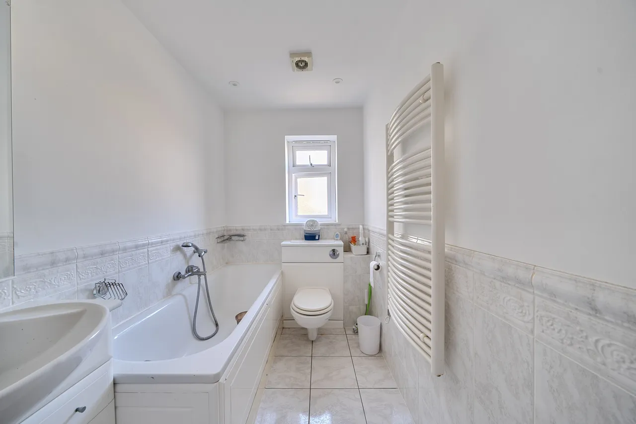 Northwood, HA6, photo 8