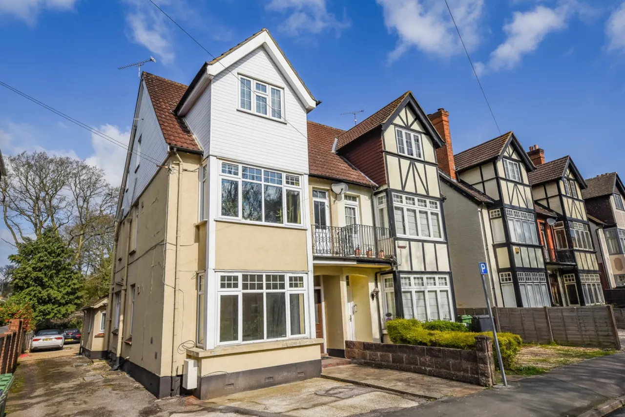 1 bed flat to rent, Gordon Road, Camberley, GU15