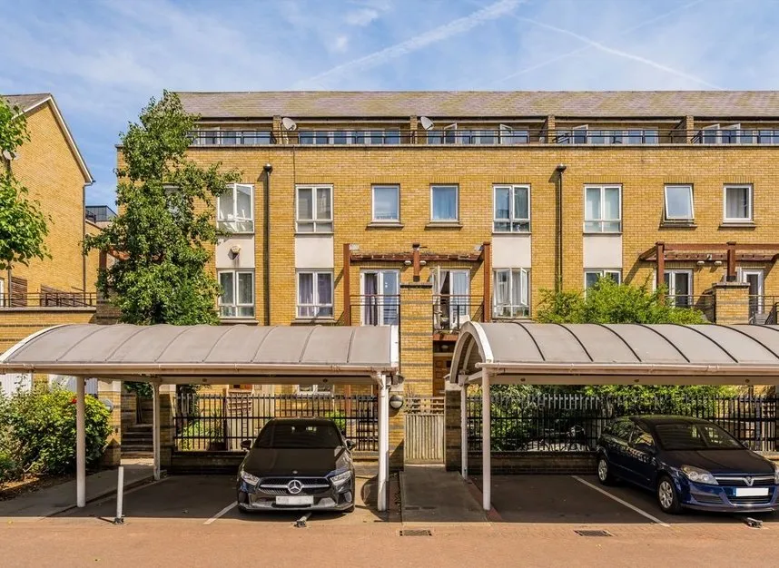 5 bed house to rent — St Davids Square, Canary Wharf, E14