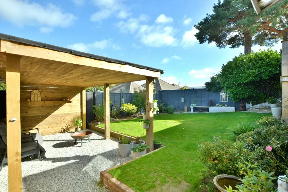Hull Crescent, Bearwood, BH11, photo 24
