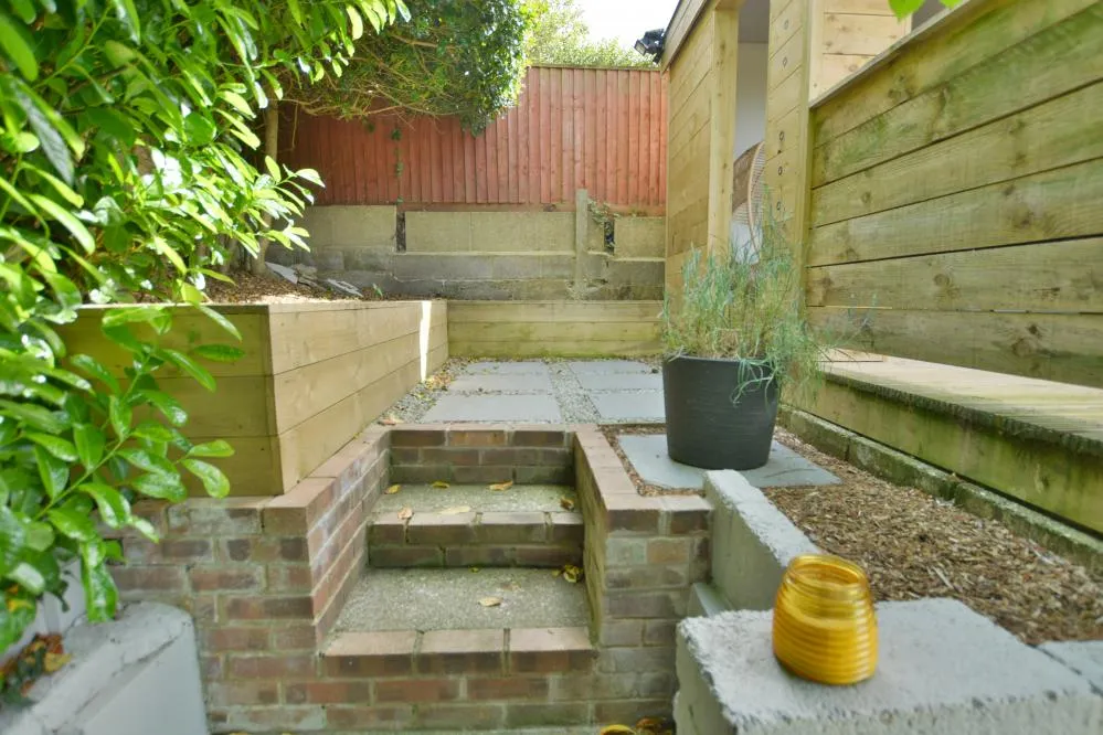 Hull Crescent, Bearwood, BH11, photo 20