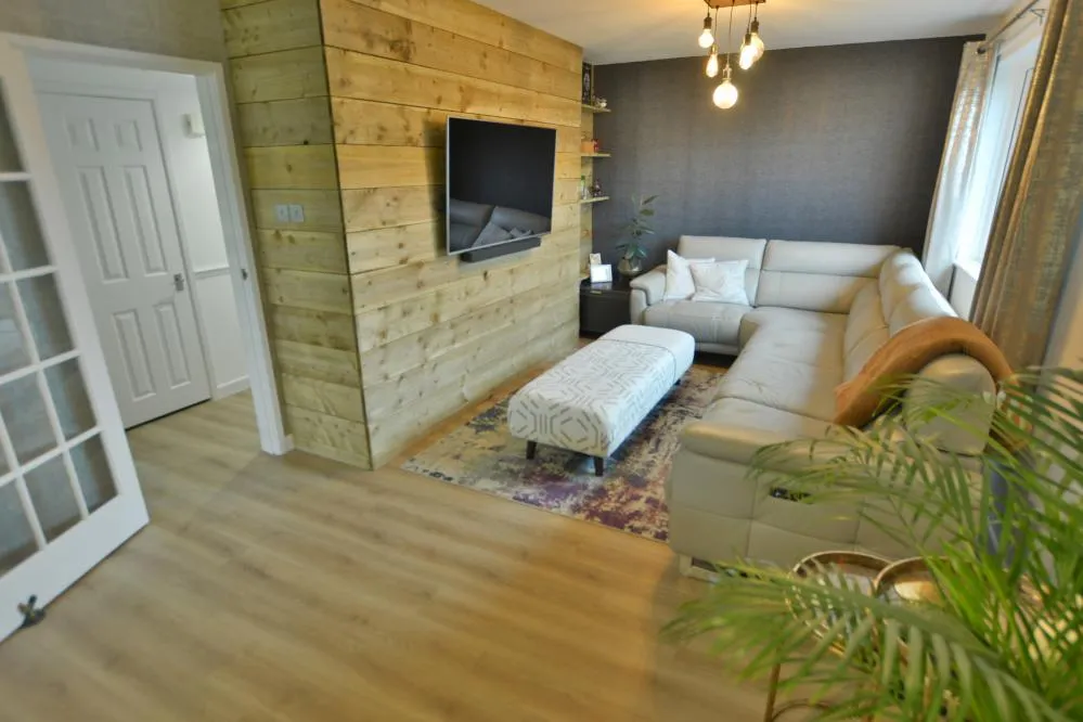 Hull Crescent, Bearwood, BH11, photo 7