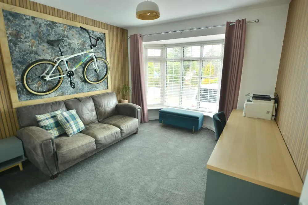 Hull Crescent, Bearwood, BH11, photo 13