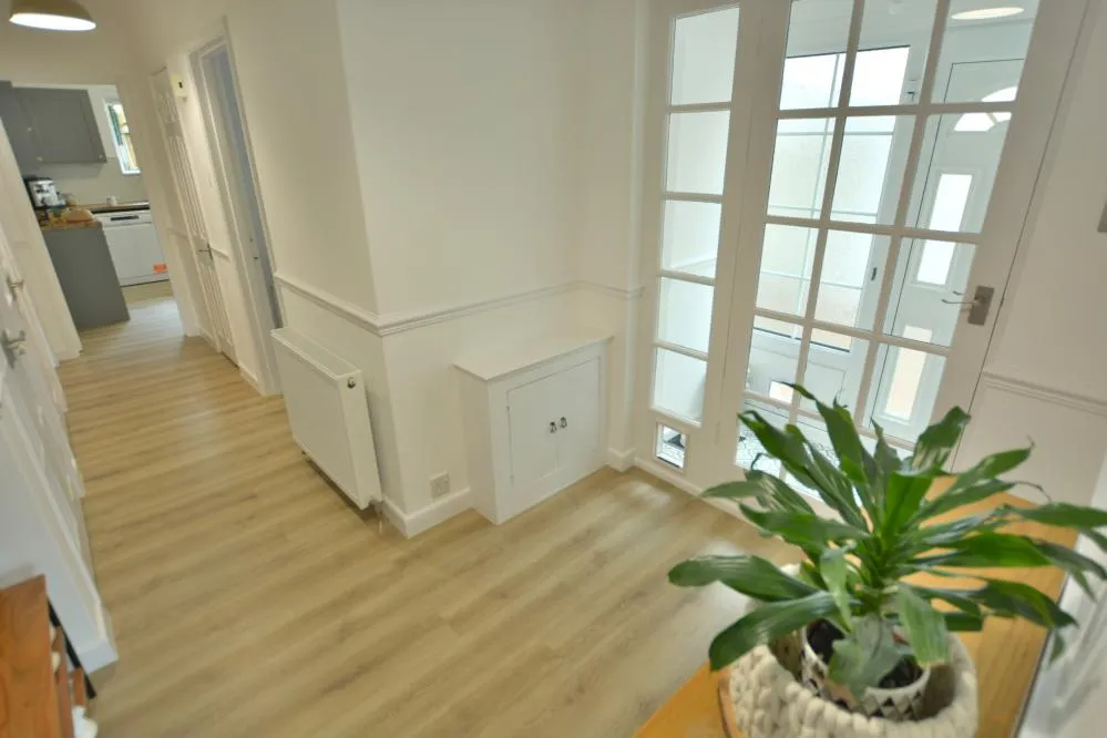 Hull Crescent, Bearwood, BH11, photo 8