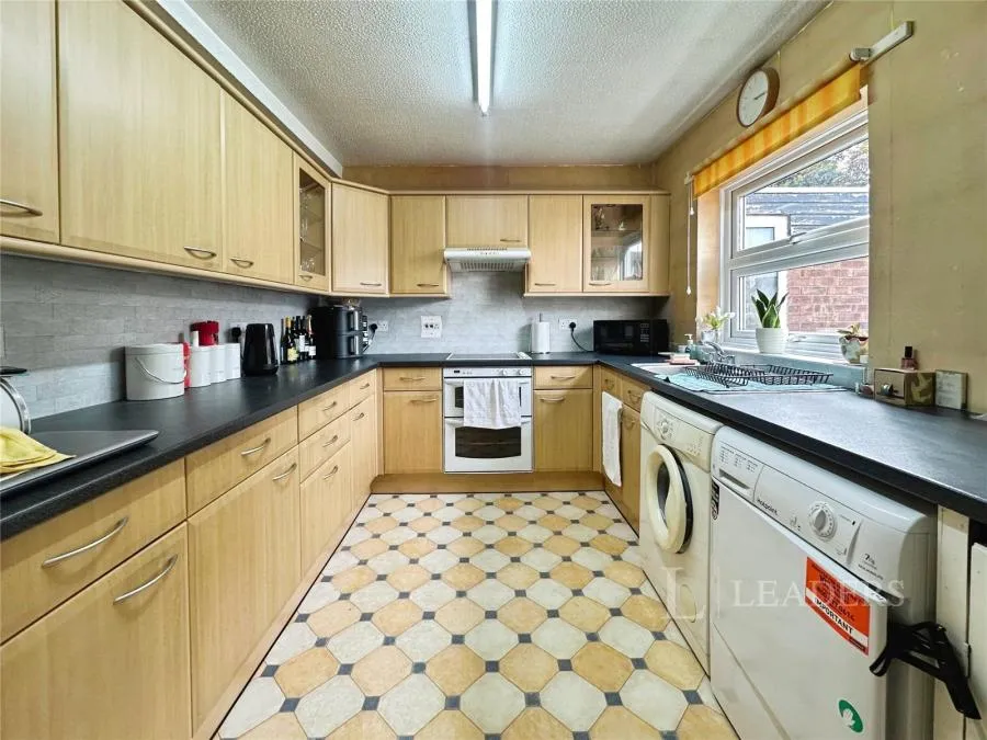 The Broadway, Loughton, IG10, photo 3