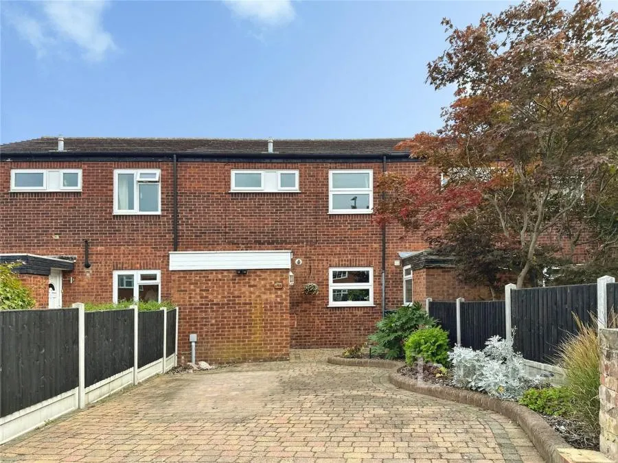2 bed house for sale, The Broadway, Loughton, IG10