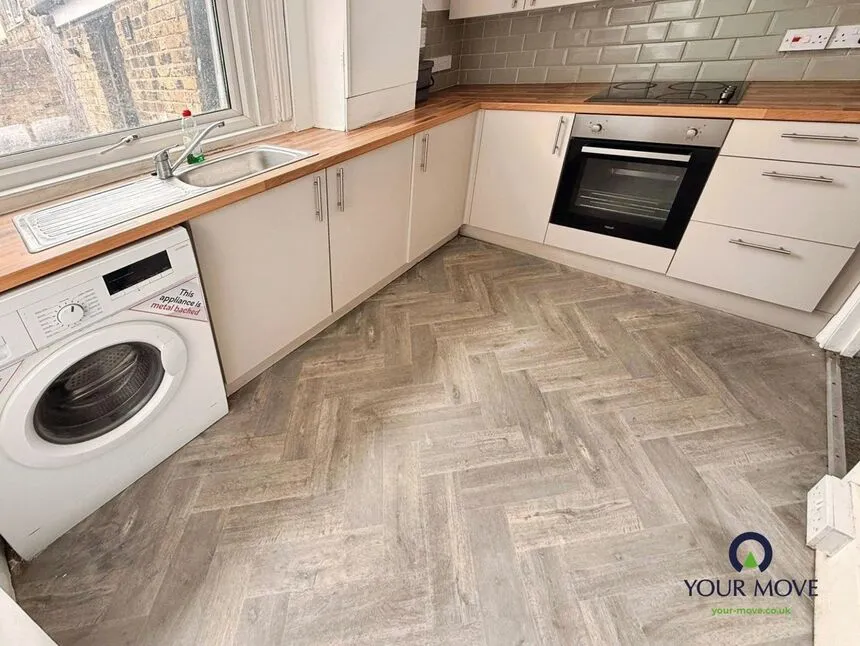 3 bed flat to rent — High Street, Margate, Kent, CT9
