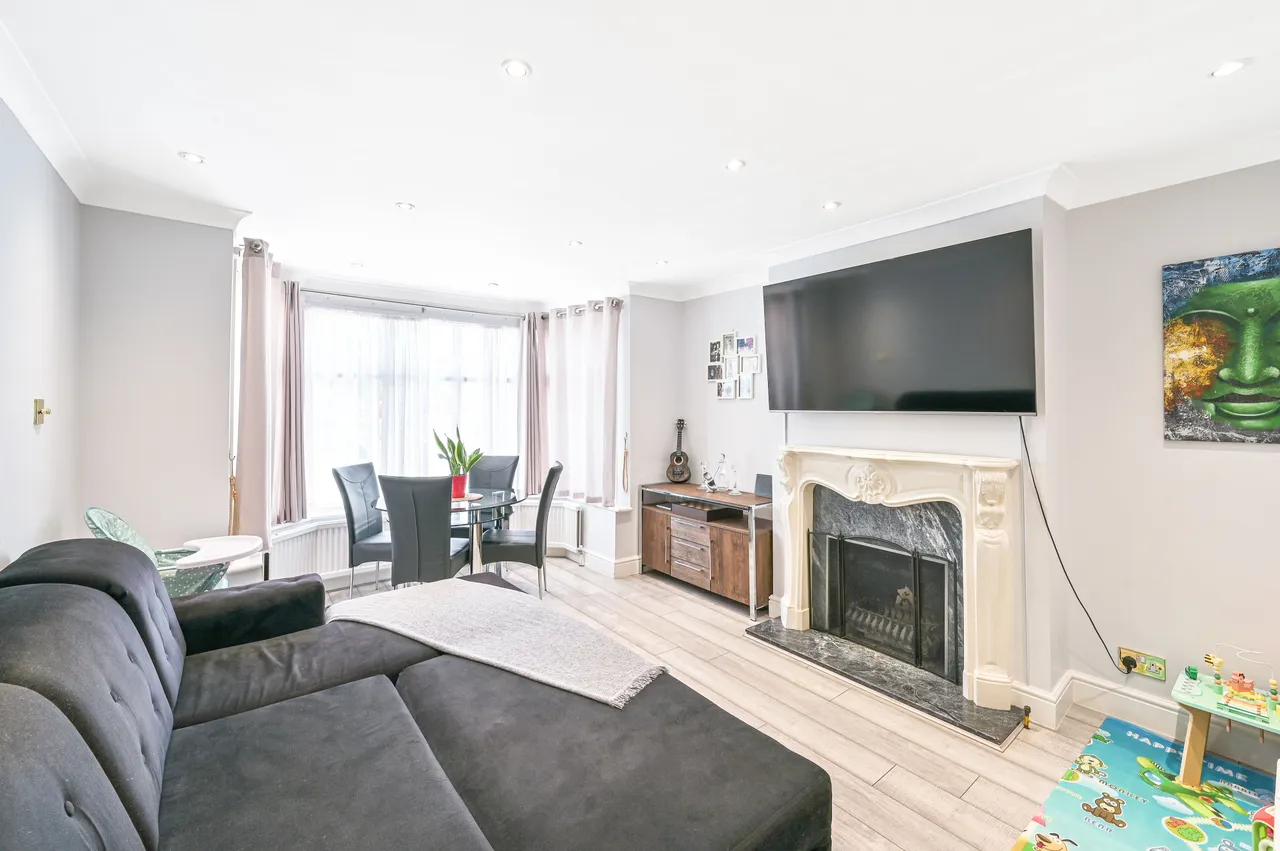 London, NW4, photo 9