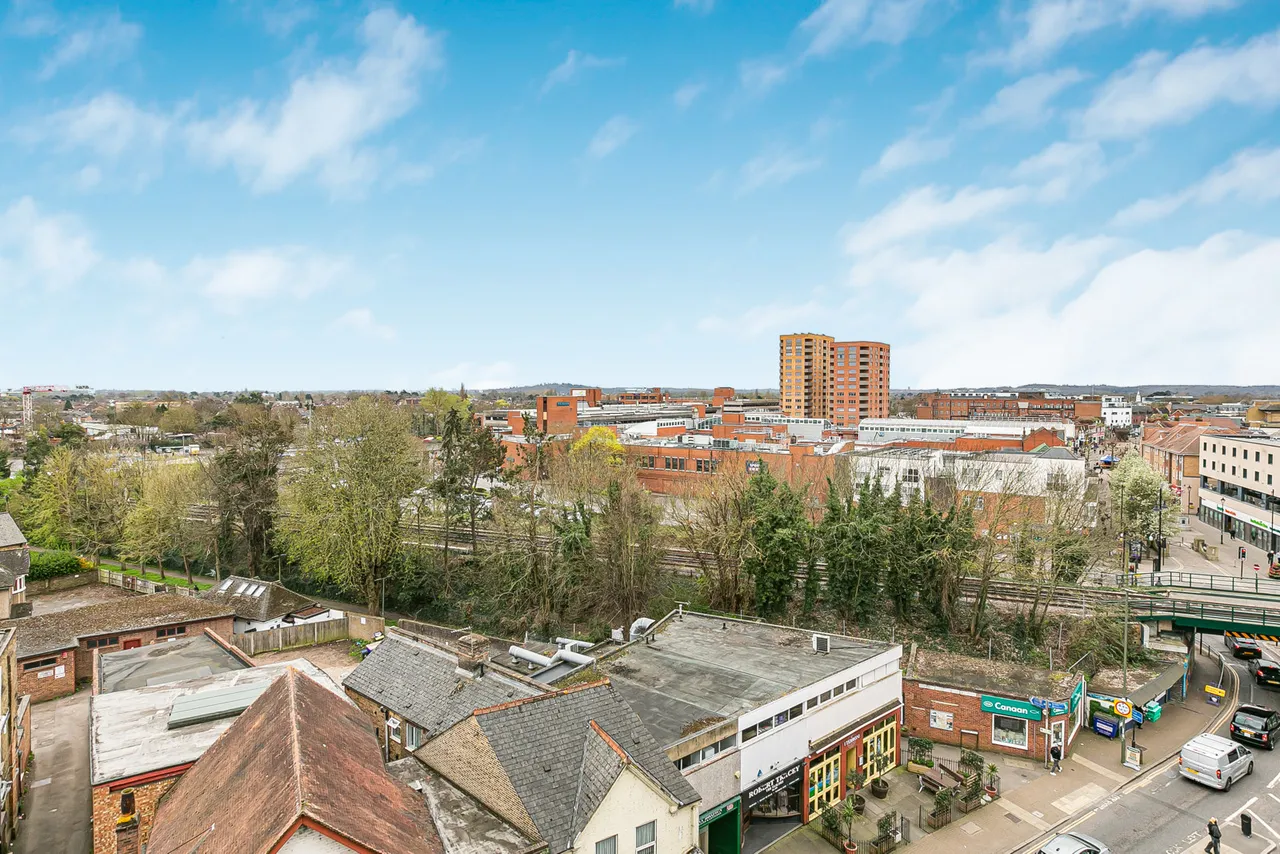 High Street, Staines-upon-Thames, TW18, photo 11