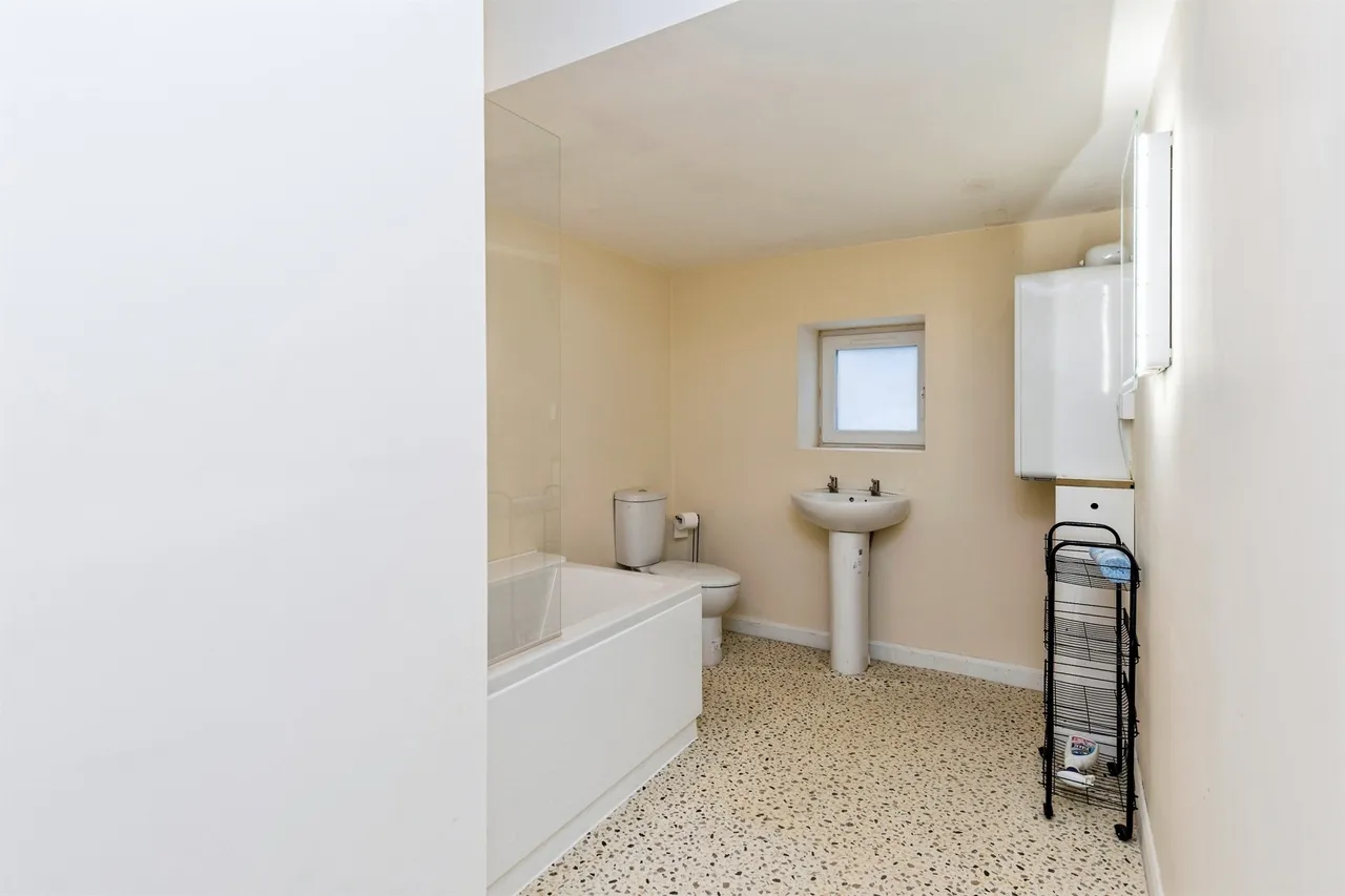 Petworth Drive, Burgess Hill, RH15, photo 12