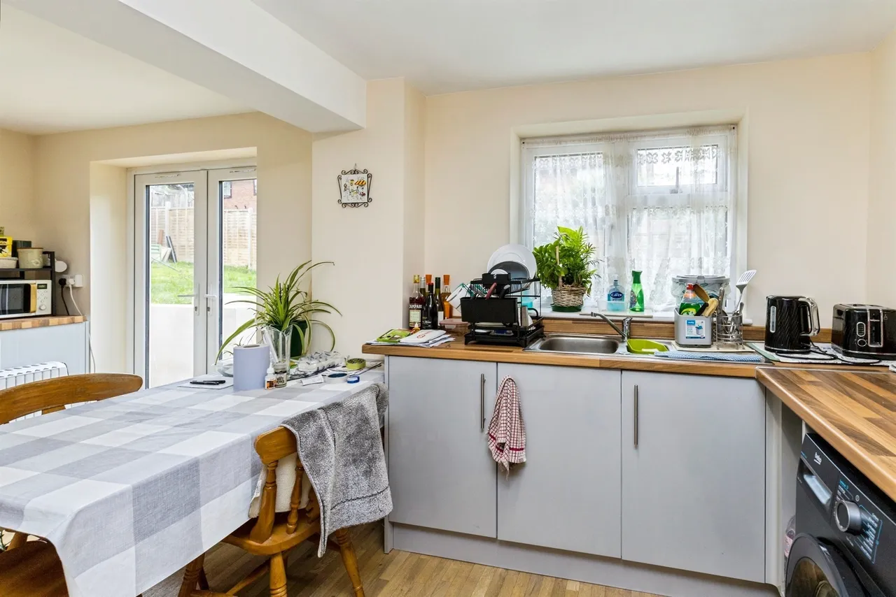 Petworth Drive, Burgess Hill, RH15, photo 5