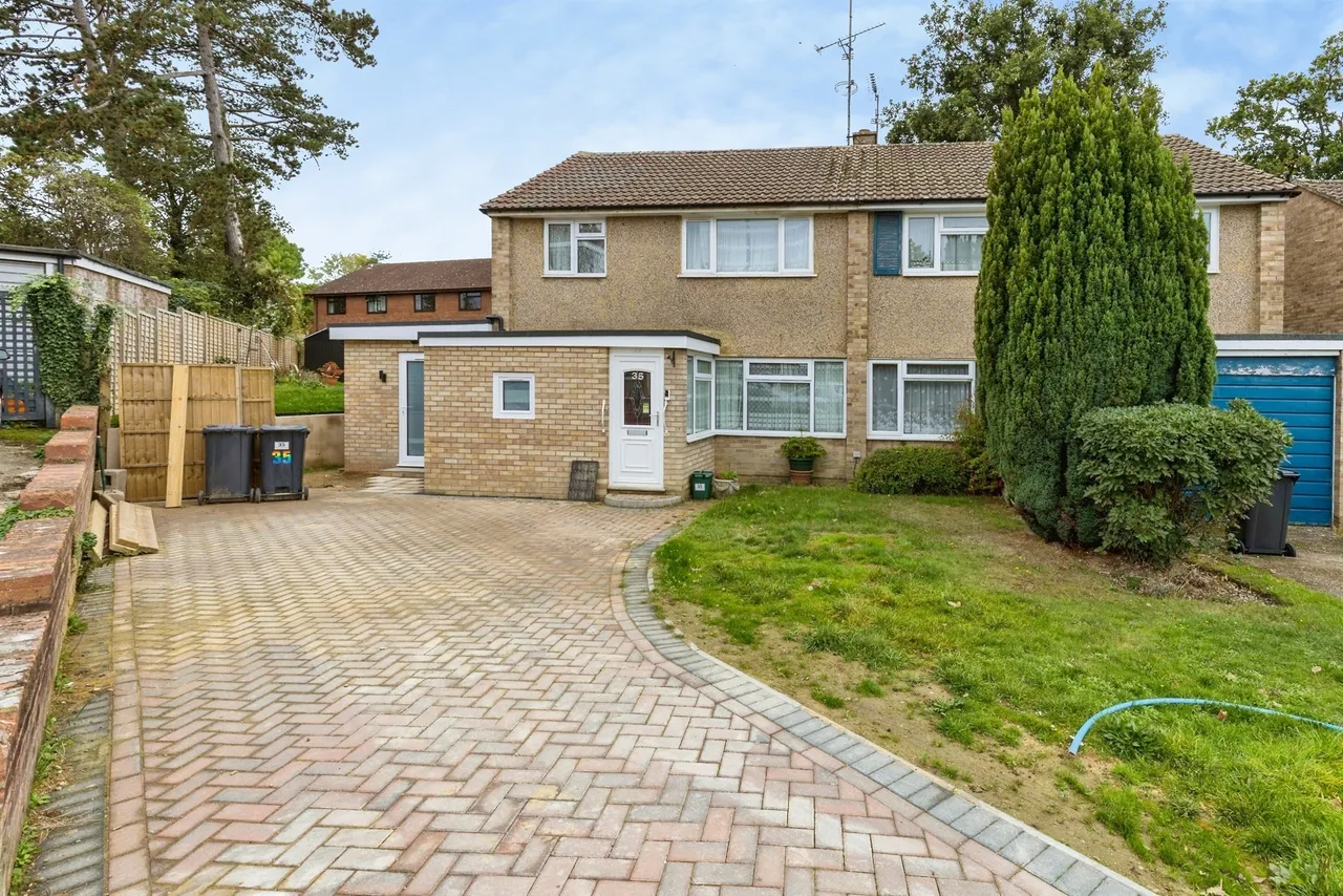 4 bed house for sale, Petworth Drive, Burgess Hill, RH15