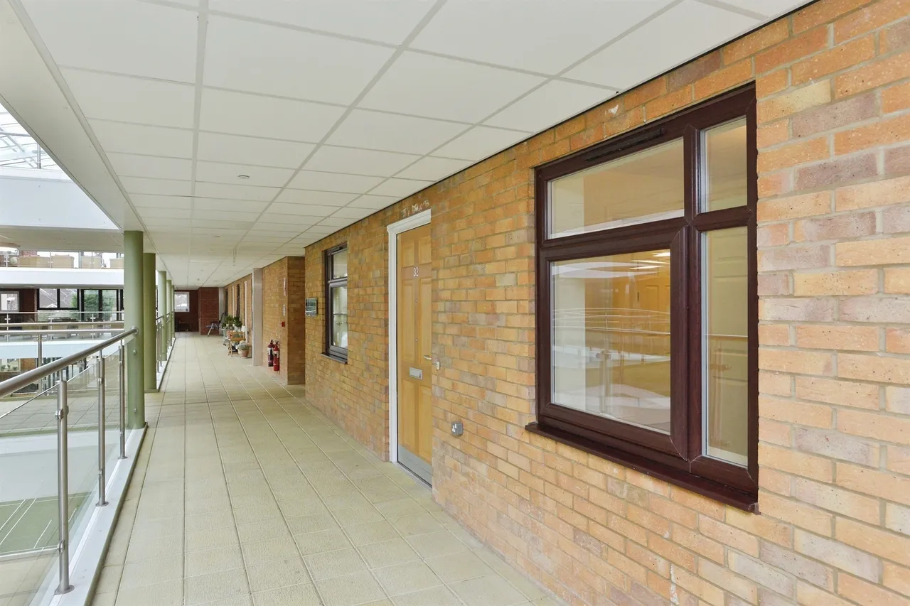 Westbury Lane, Newport Pagnell, photo 12