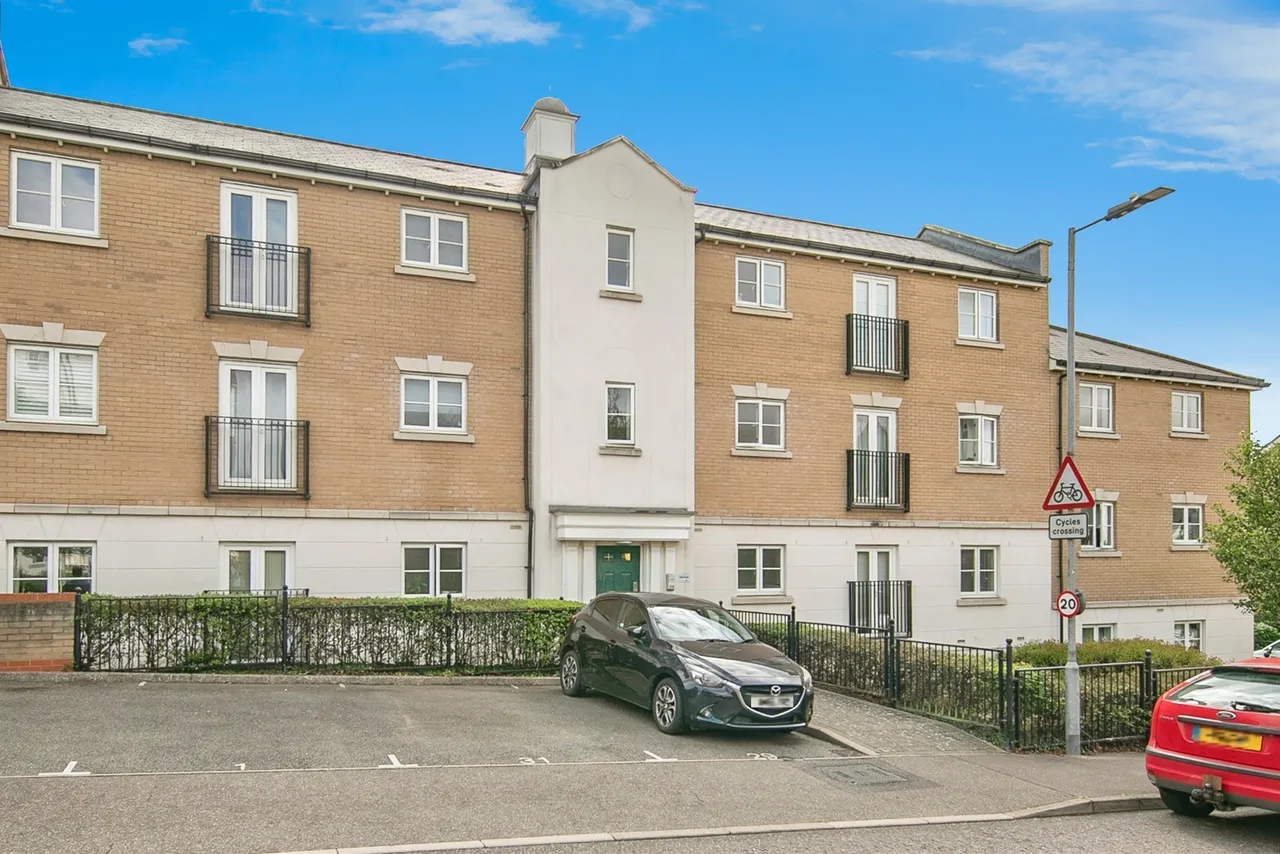 2 bed flat for sale — Axial Drive, Colchester