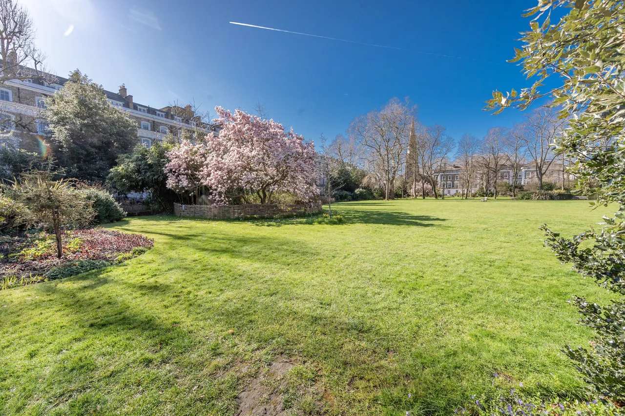 1a Melton Court, Onslow Crescent, London, photo 2