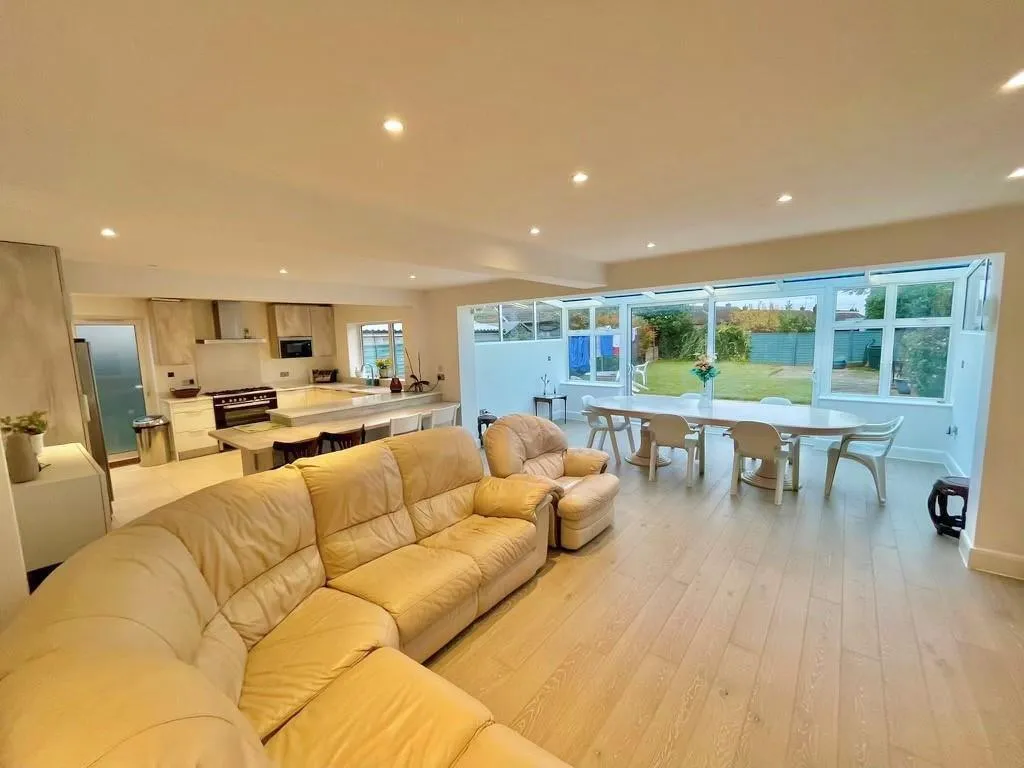 Ashridge Drive, Bricket Wood, AL2, photo 3