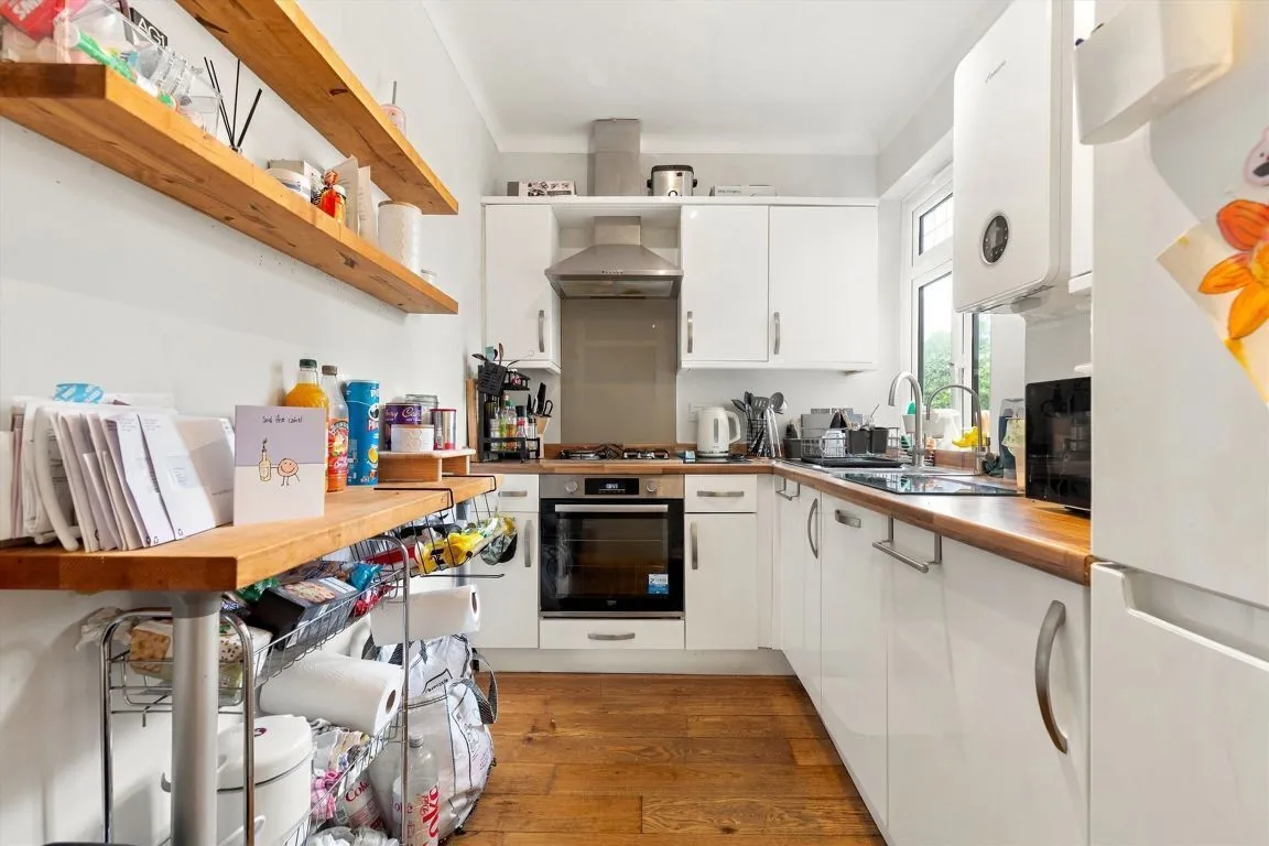 Queens Road, TW11, photo 2