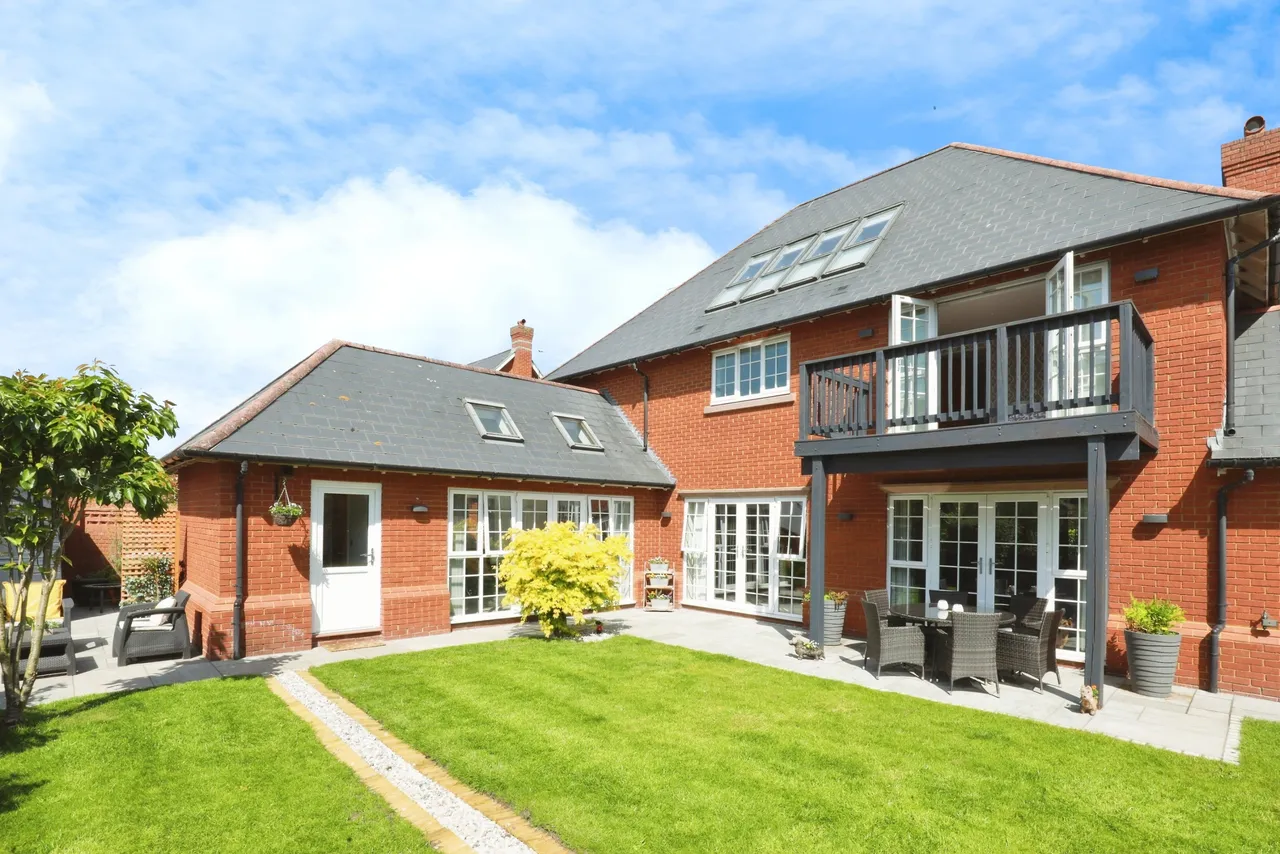 Wychwood Park, Crewe, CW2, photo 24