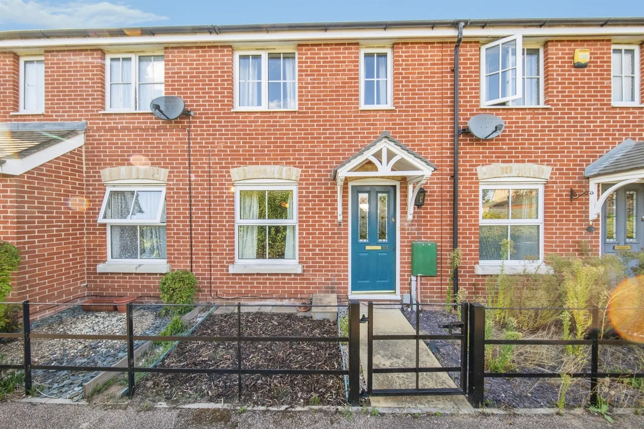 2 bed house for sale — Oak Eggar Chase, Pinewood, Ipswich