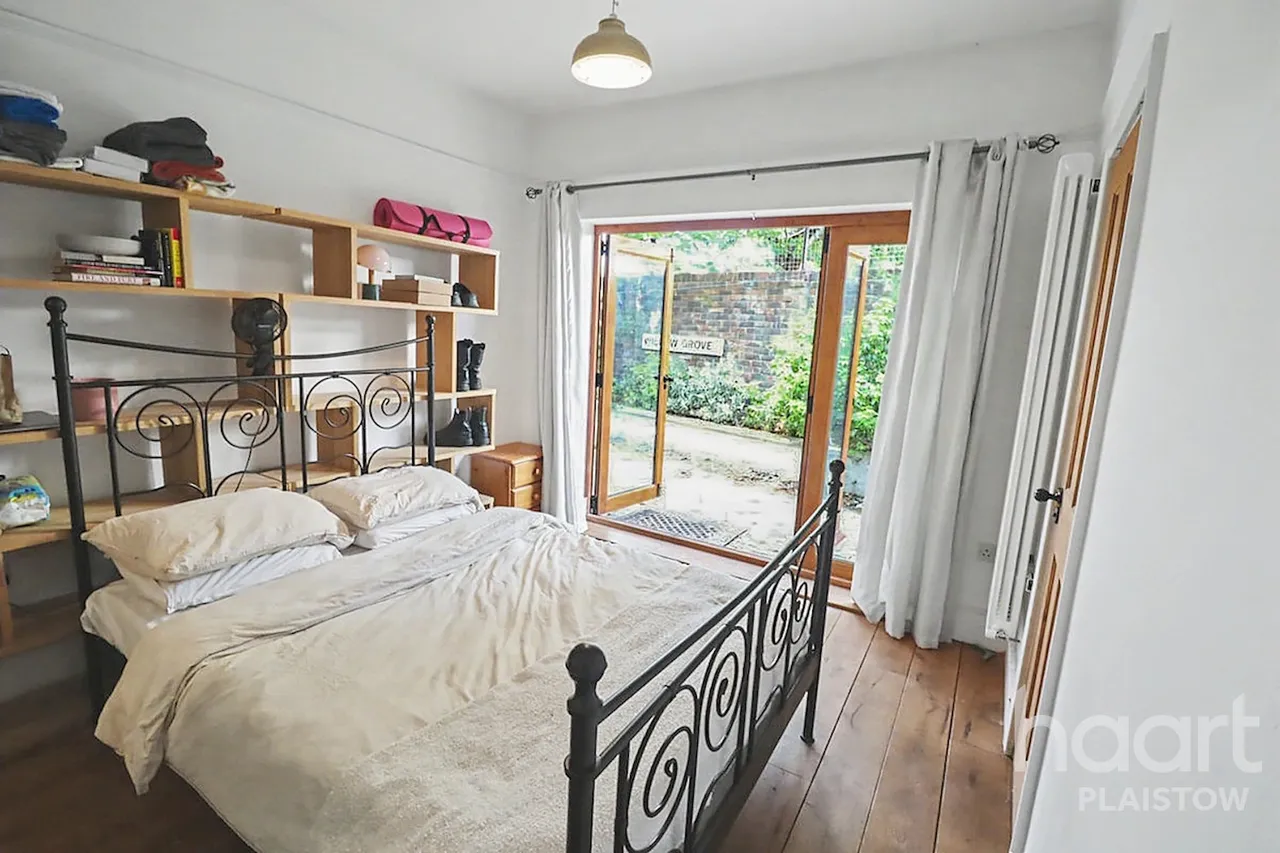 Plaistow, Newham, E13, photo 9