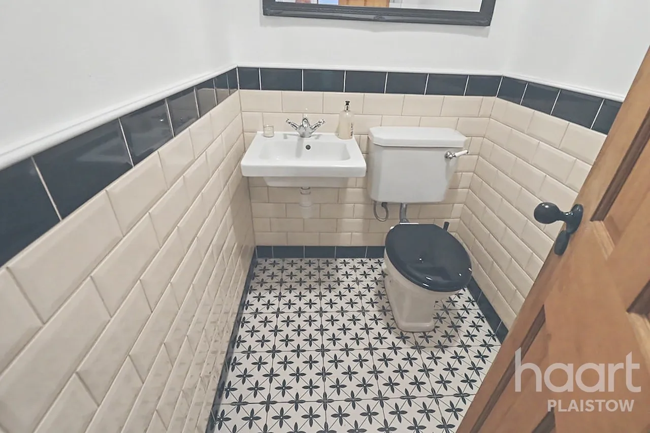Plaistow, Newham, E13, photo 8