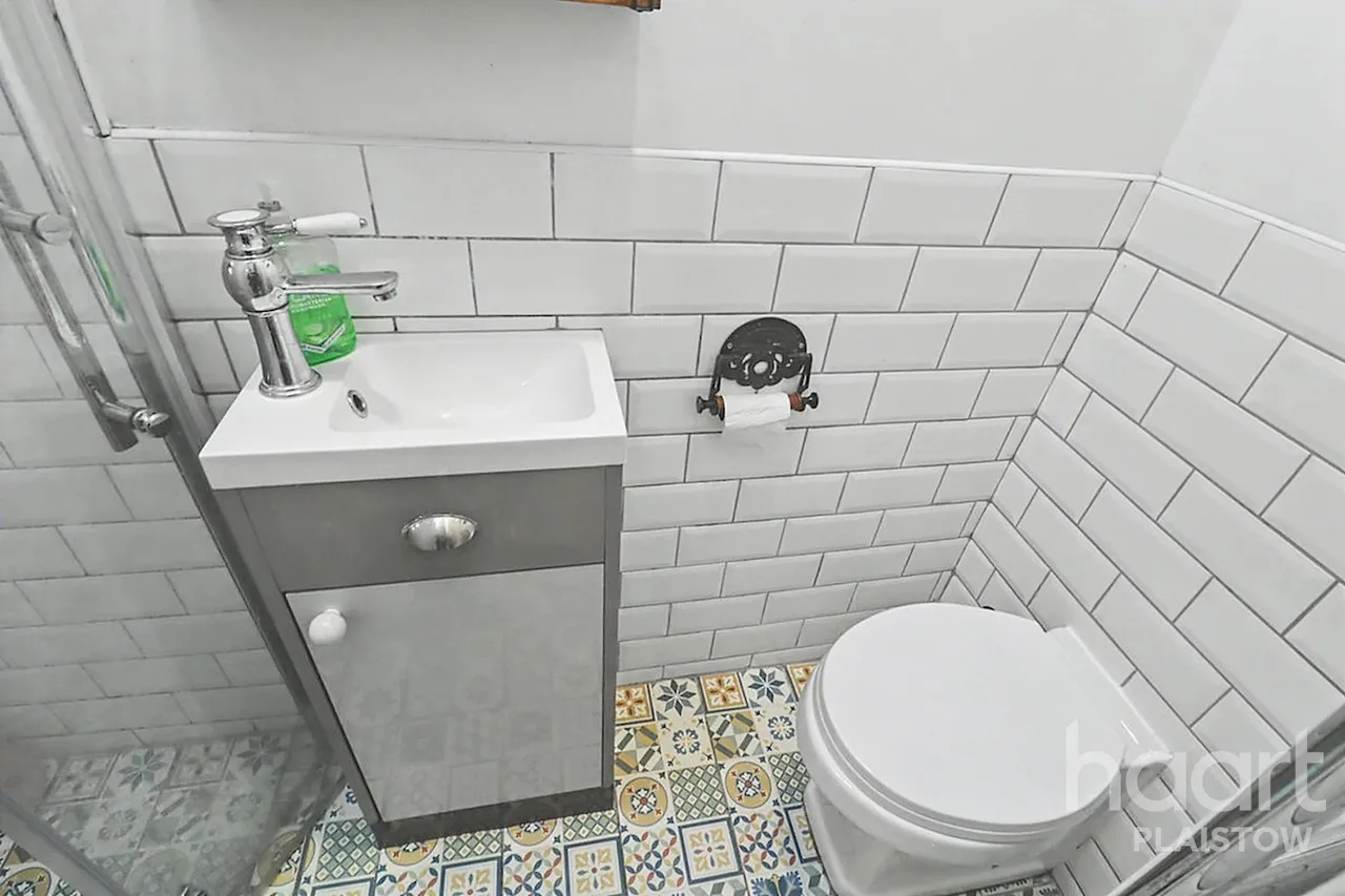 Plaistow, Newham, E13, photo 12
