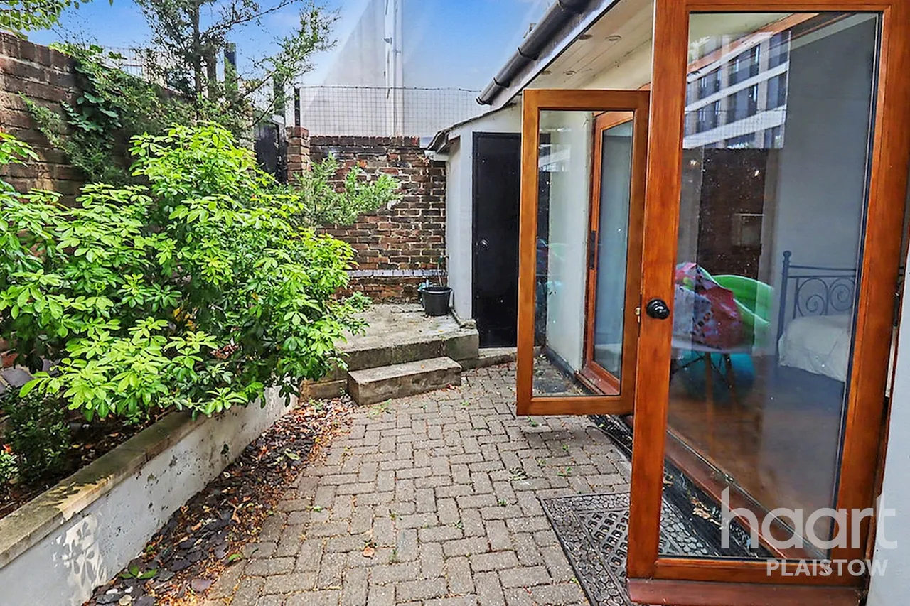 Plaistow, Newham, E13, photo 15