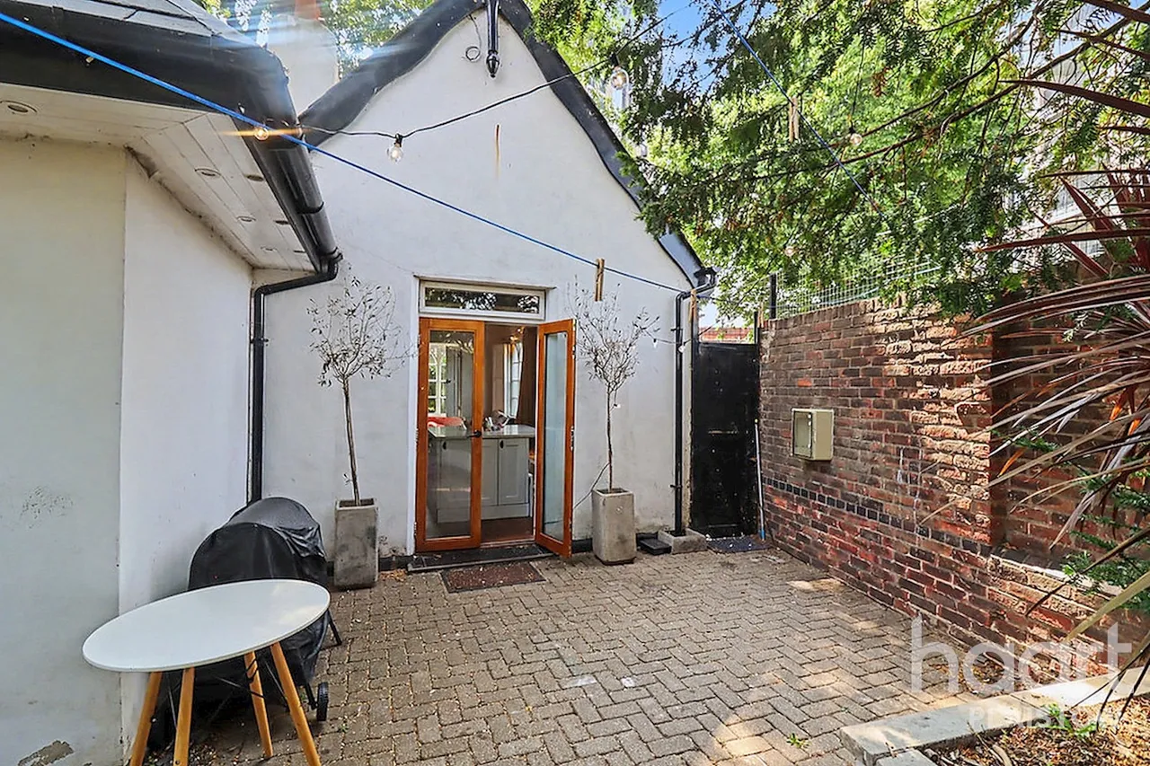 Plaistow, Newham, E13, photo 16