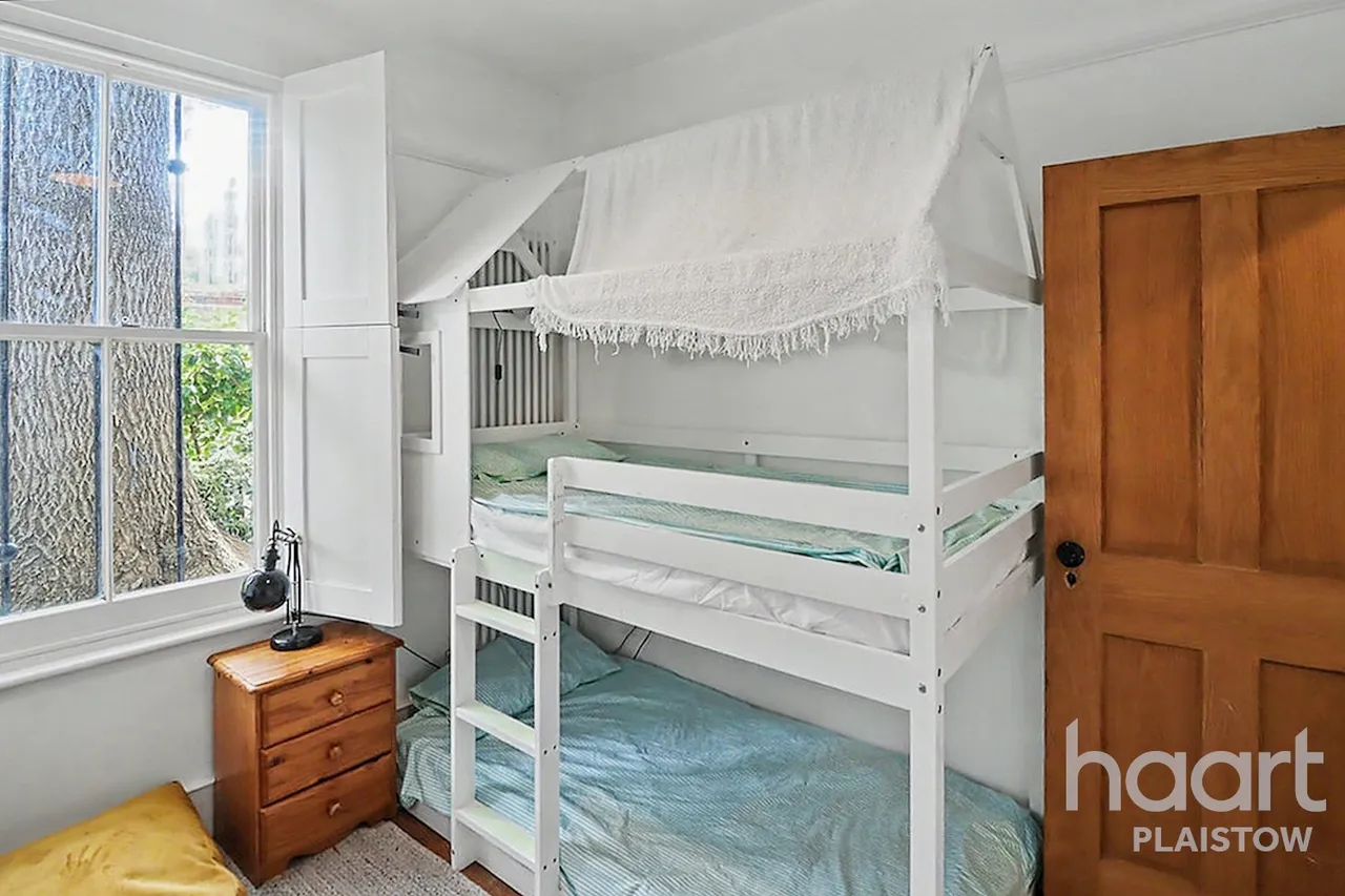 Plaistow, Newham, E13, photo 18