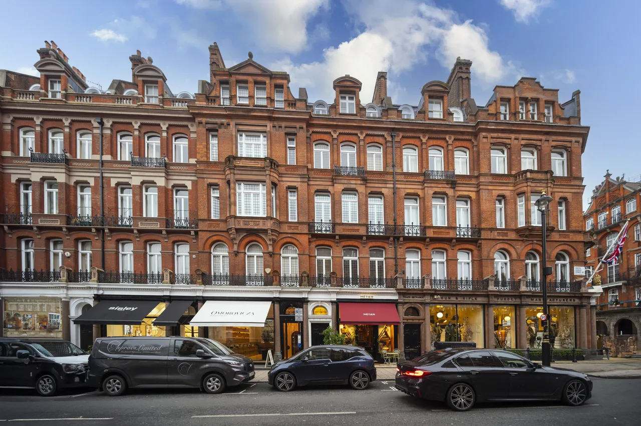1 bed flat for sale, London, W1K