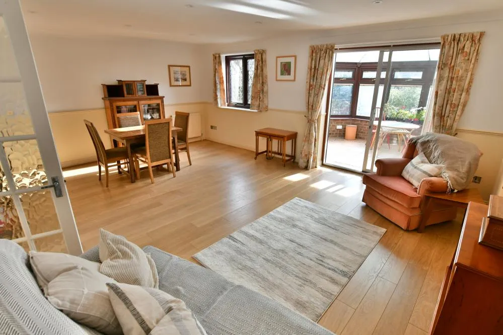 Lewens Close, Wimborne, BH21, photo 2