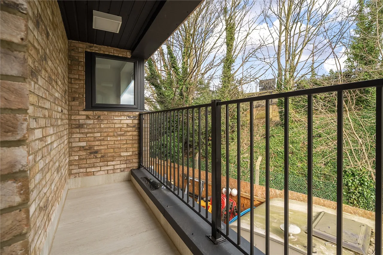 Springbank Road, SE13, photo 6