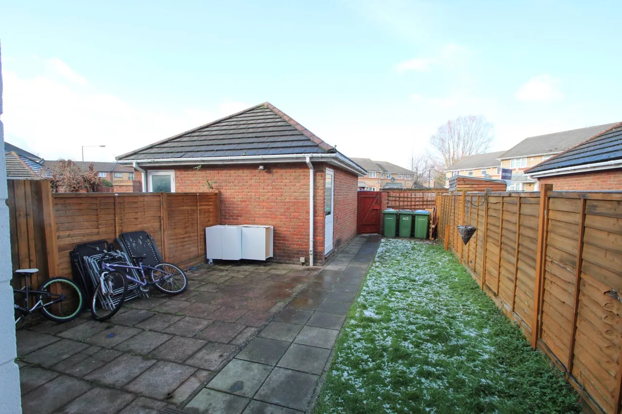 Amhurst Walk, London, Greater London, SE28, photo 9