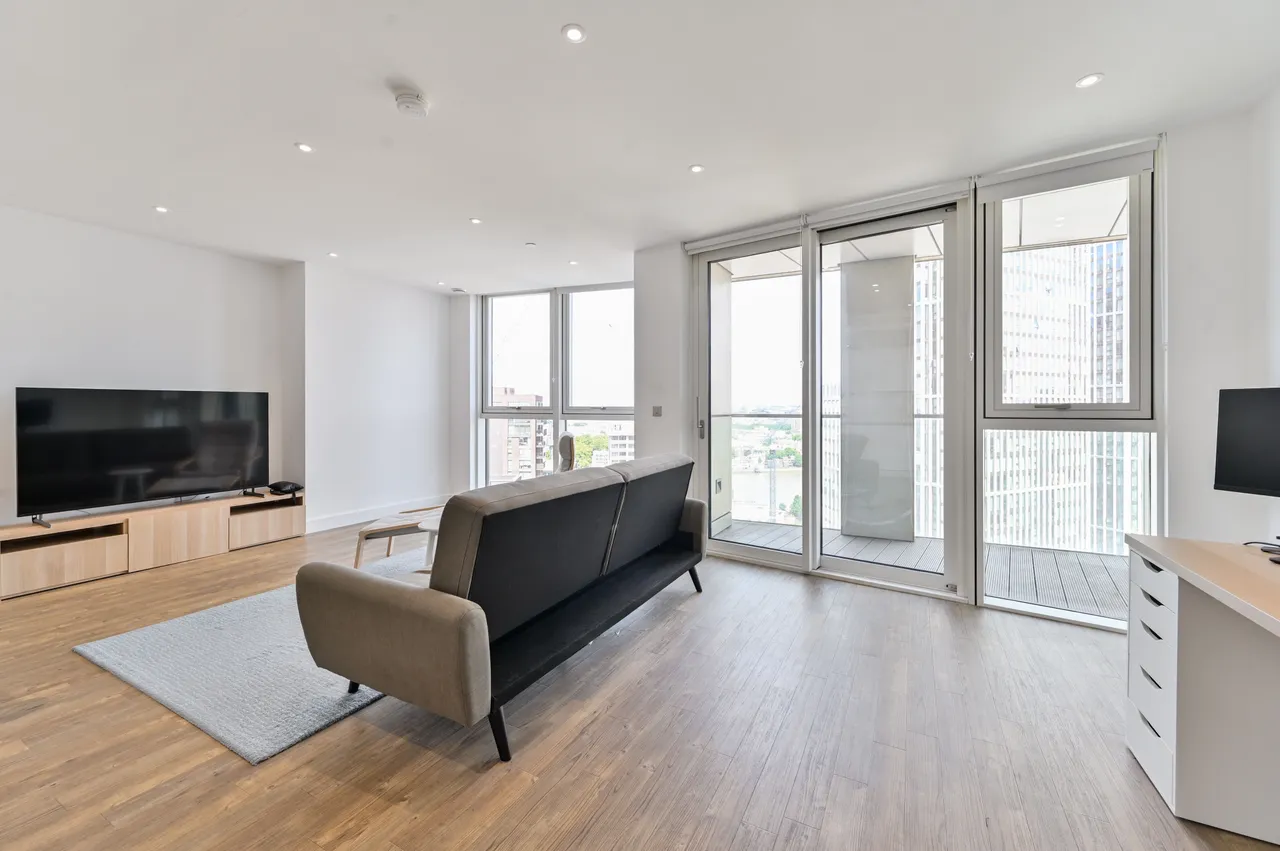 Flat 166, Gladwin Tower, 50 Wandsworth Road, London, photo 5